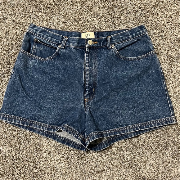 Gap Women's low rise denim blue jean shorts; size 12 - Picture 1 of 10
